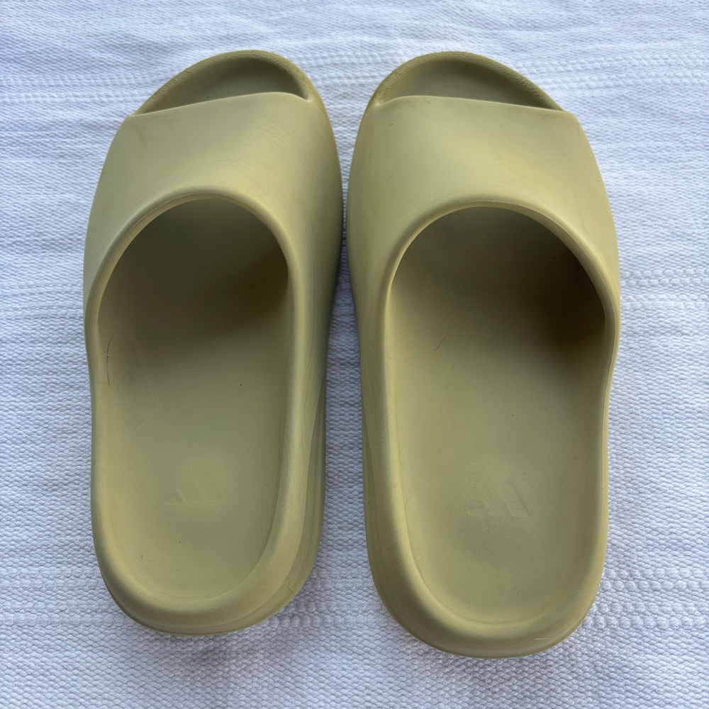 Adidas Yeezy Slides in the "Resin" colorway size mens us 11 - Picture 5 of 12